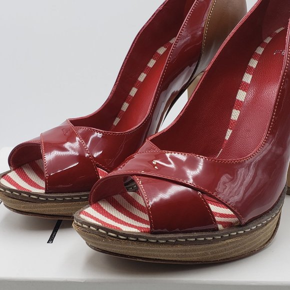 New - GF FERRE Red Patent Leather Heels SIZE 37 - Picture 2 of 8